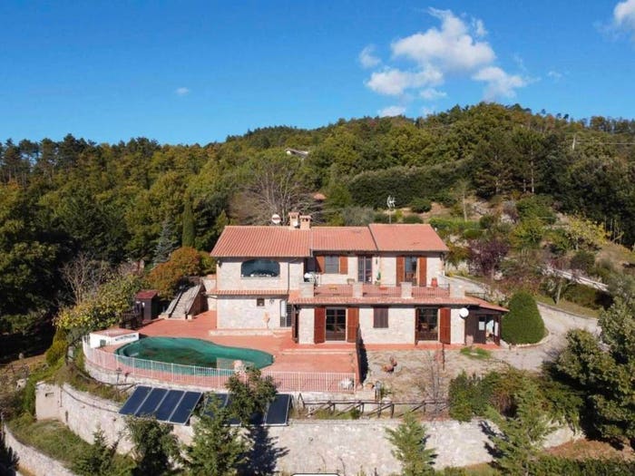 Casa con 6 locali in vendita in Lisciano Niccone