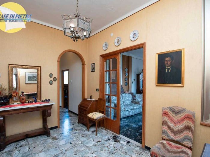 Appartamento con 6 locali in vendita in Via Palestro, Centro, Loano