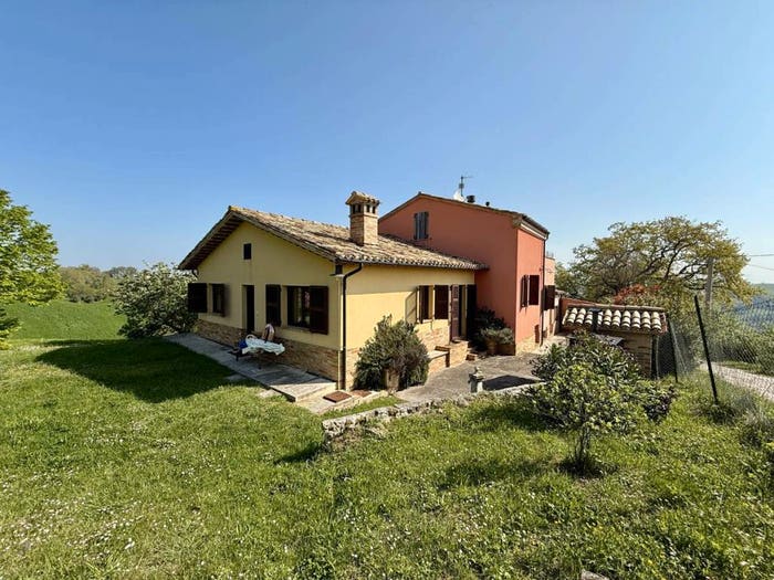 Casa bilocale in vendita in Contrada Faveto, Ripe San Ginesio