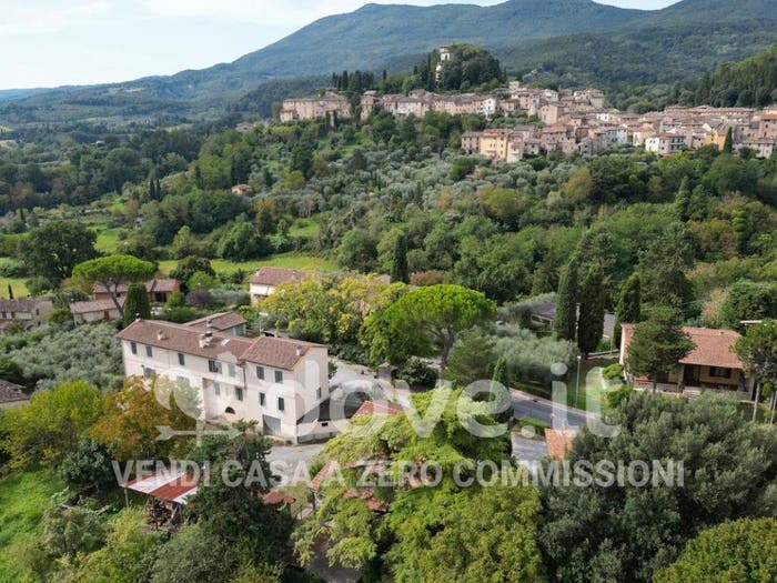 Casa con 6 locali in vendita in Via XXV Aprile, Centro, Cetona