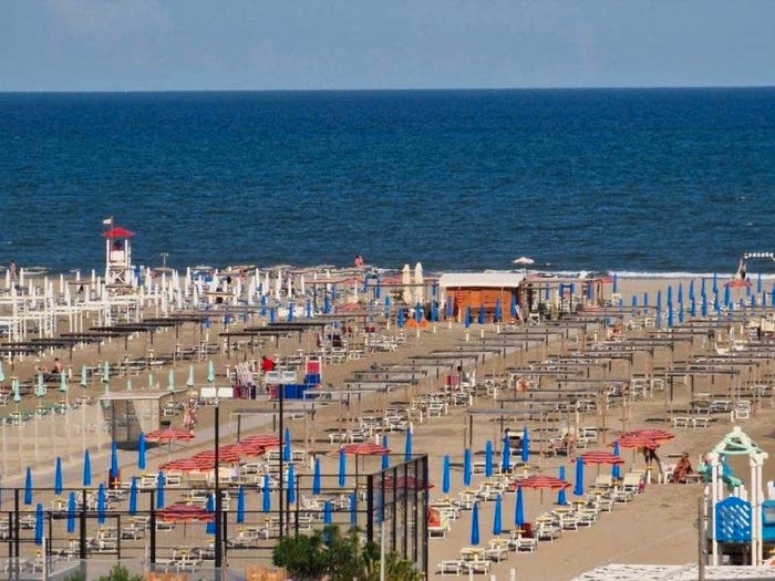 Appartamento quadrilocale in vendita in Viale Giovanni Pascoli, Lido degli Estensi, Comacchio