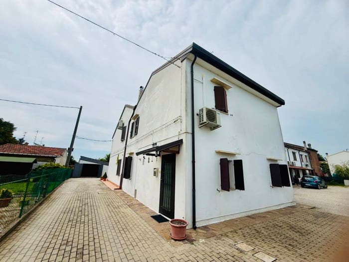 Casa quadrilocale in vendita in Via Giovanni Ranuzzi, Casaglia, Ferrara