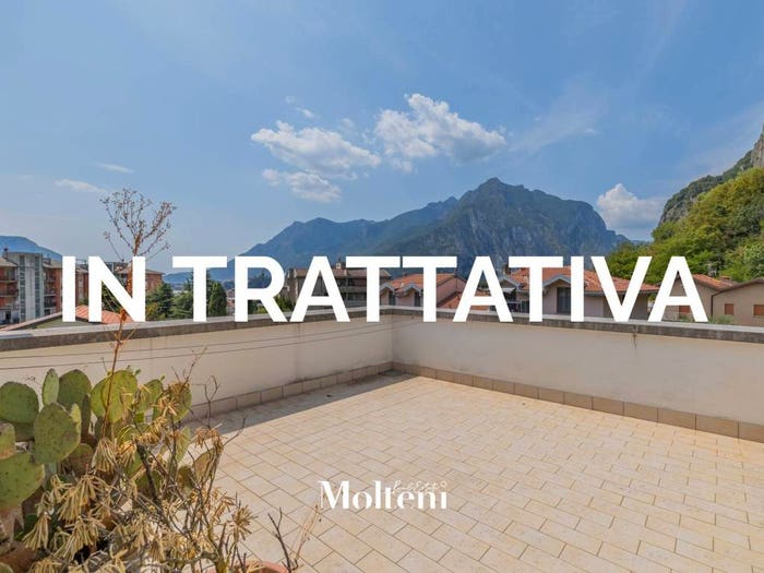 Appartamento trilocale in vendita in Via Montebello, Castello, Lecco