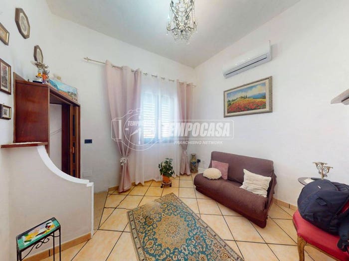 Casa trilocale in vendita in Via Casicalvi, Centro, Poggiardo