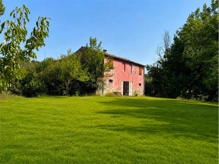 Casa con 6 locali in vendita in Monte Roberto