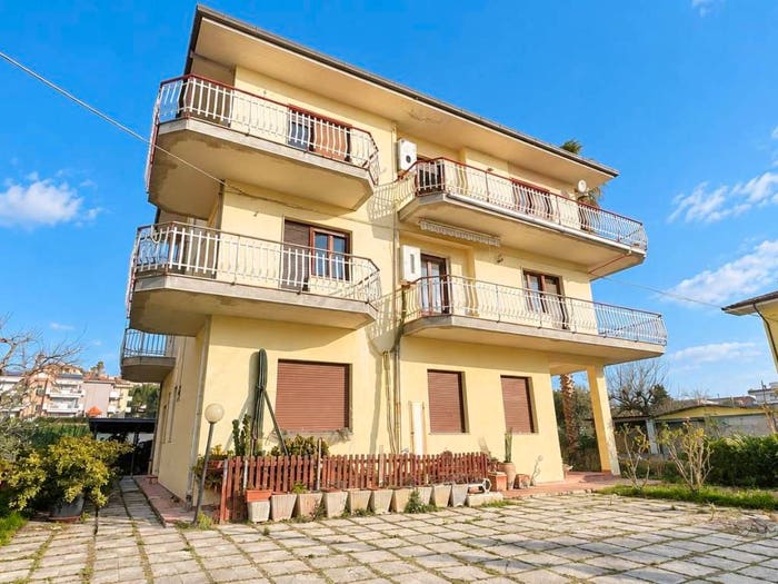 Appartamento con 5 locali in vendita in Via delle Rose, Centobuchi, Monteprandone