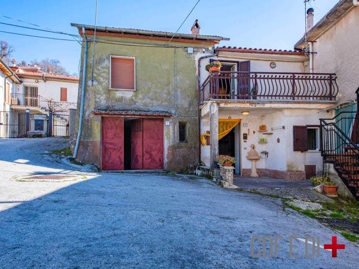 Casa trilocale in vendita in Via Cercucce, Aringo, Fiamignano