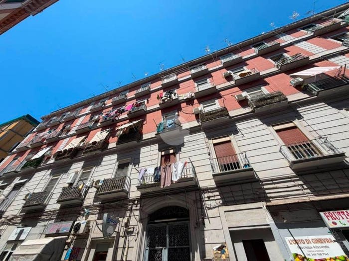 Appartamento bilocale in vendita in Via Filippo Cavolino, San Carlo All'Arena, Napoli
