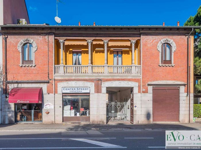 Appartamento quadrilocale in vendita in Corso Sempione, Centro, Gallarate