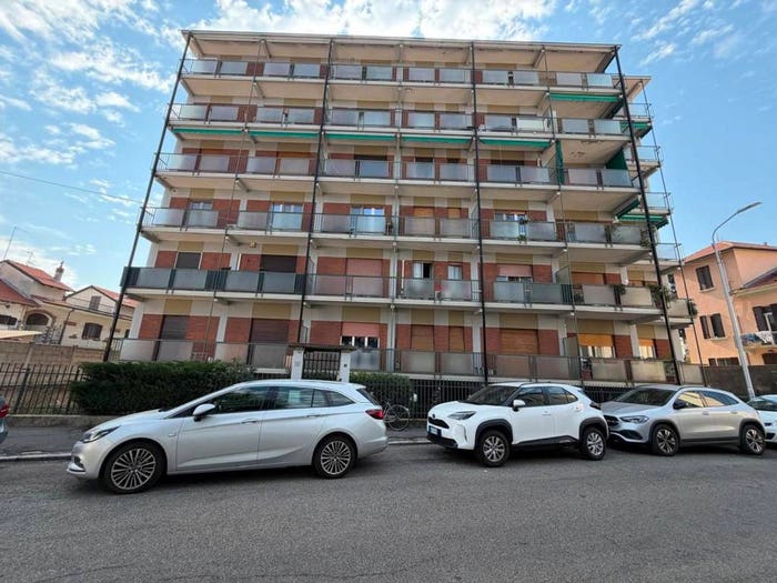 Appartamento con 6 locali in vendita in Via Trento, Ospedale, Vigevano
