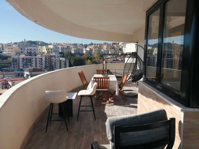 Appartamento quadrilocale in vendita in Via Nicola Nicolini, Ponti Rossi, Napoli