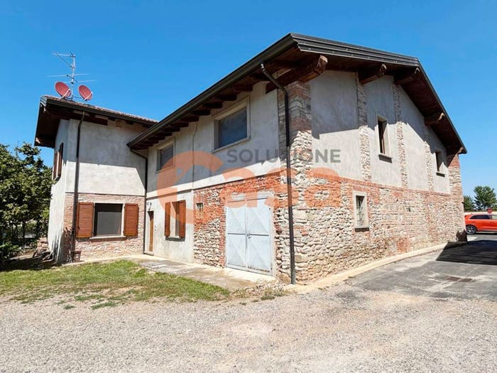 Casa con 6 locali in vendita in Via Caselle, Podenzano