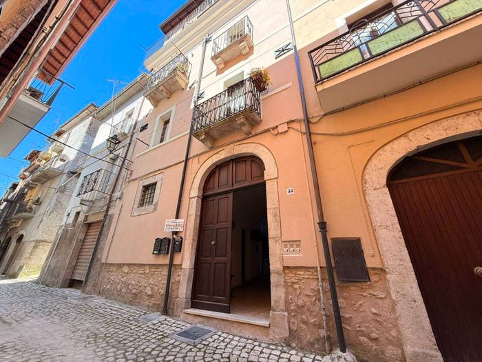 Appartamento trilocale in vendita in via savelli, Centro, Antrodoco