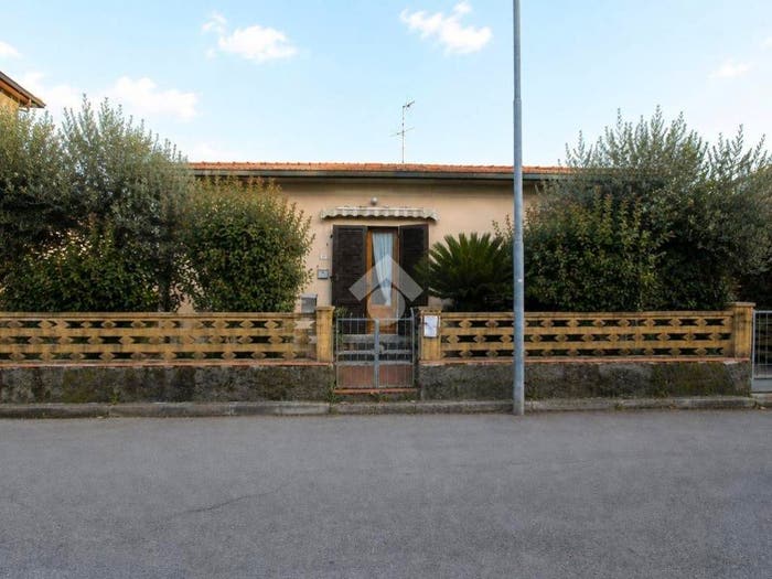 Casa quadrilocale in vendita in Via del Terzo, Centro, Monsummano Terme
