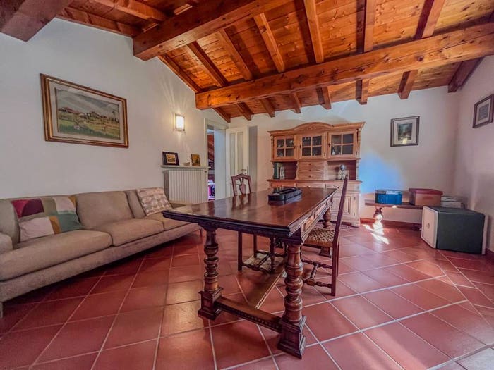 Casa con 6 locali in vendita in Via Goito, Eremo, Curtatone