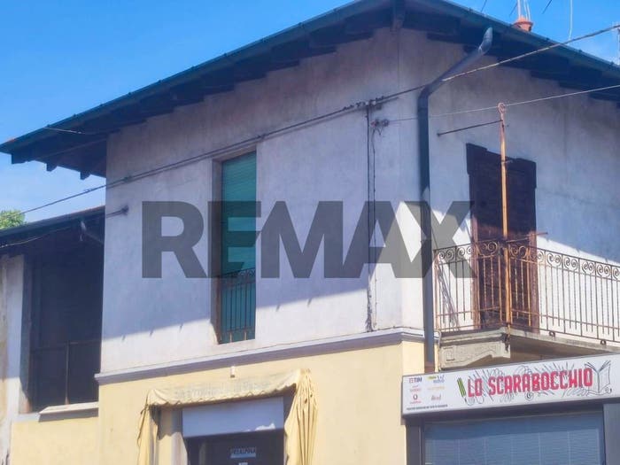 Appartamento trilocale in vendita in VIA VITTORIO VENETO, Centro, Samarate