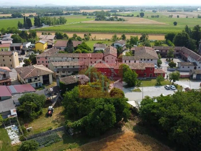 Casa con 5 locali in vendita in Via Della Chiesa, Privano, Bagnaria Arsa