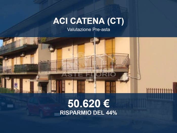 Appartamento con 6 locali in vendita in Via IV Novembre, Centro, Aci Catena