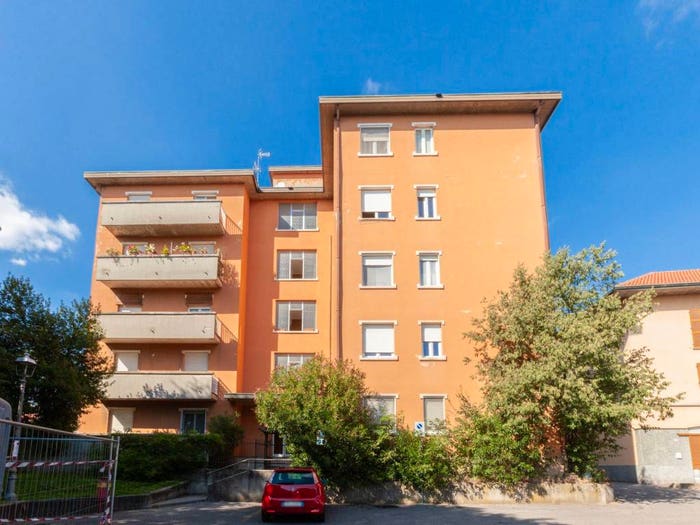 Appartamento trilocale in vendita in Piazza Burgaria, Dairago
