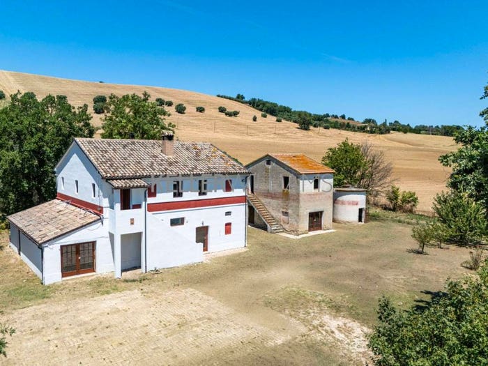Casa con 6 locali in vendita in Contrada Fratte, Montefano