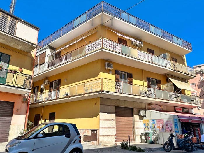 Appartamento quadrilocale in vendita in Via Aloi, Guadagna, Palermo