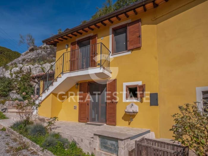 Appartamento quadrilocale in vendita in Campello sul Clitunno