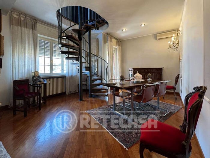 Casa quadrilocale in vendita in Via Giacomo Zaninelli, Semicentro, Crema