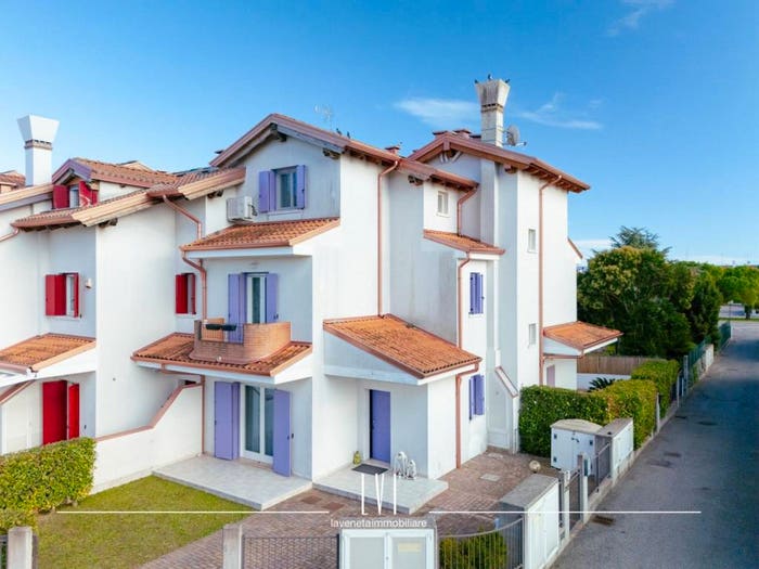 Casa quadrilocale in vendita in Viale Panama, Centro, Caorle