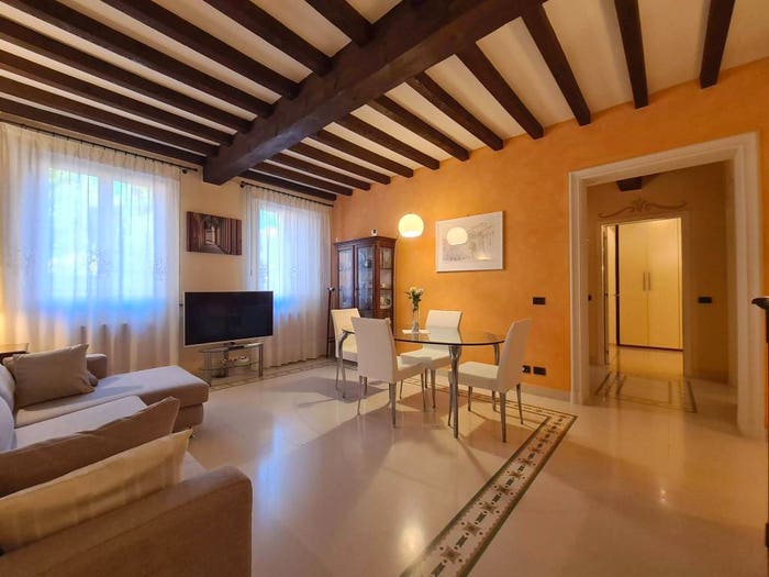 Appartamento trilocale in vendita in Rua Pioppa, Centro Storico, Modena