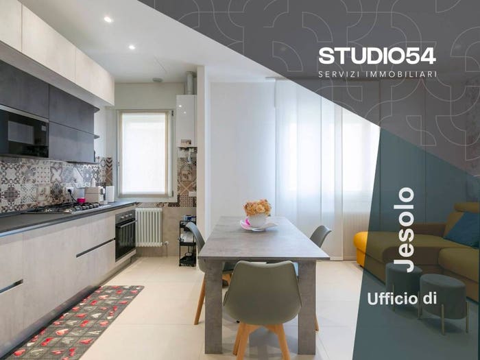 Appartamento trilocale in vendita in Via Andrea Bafile, Lido Centro Ovest, Jesolo
