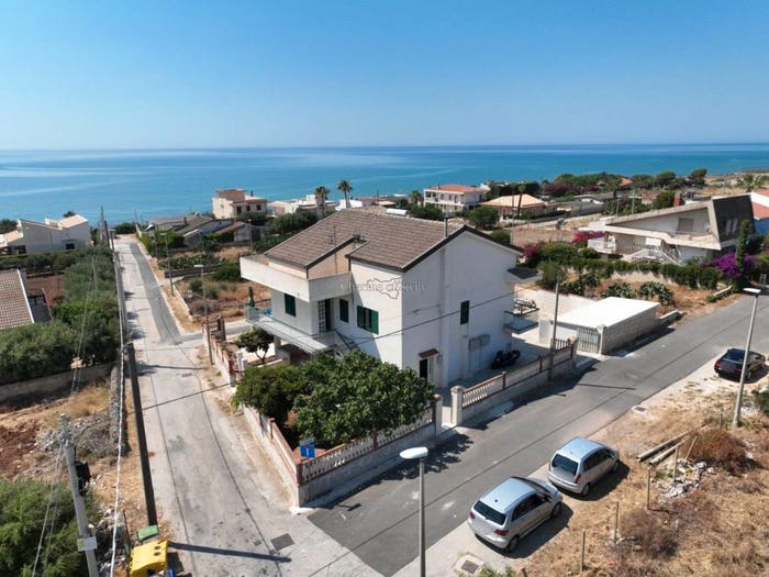 Casa con 6 locali in vendita in Via Cefalù, Marina di Modica, Modica