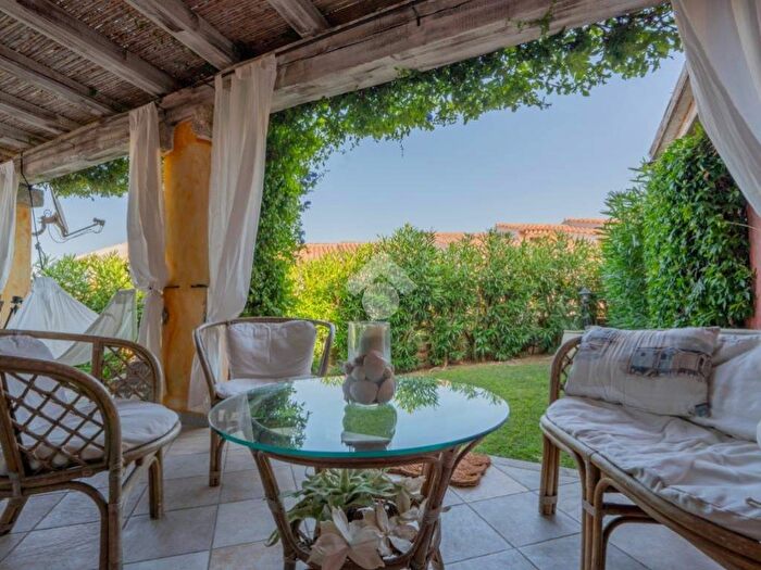 Appartamento trilocale in vendita in Via Giuanne Secche, Pittulongu, Olbia