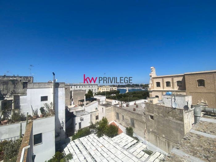 Casa con 6 locali in vendita in Vico de Dominicis, Centro Storico, Brindisi