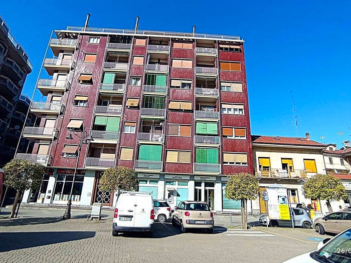 Appartamento trilocale in vendita in Piazza Giuseppe Garibaldi, Centro, Crescentino