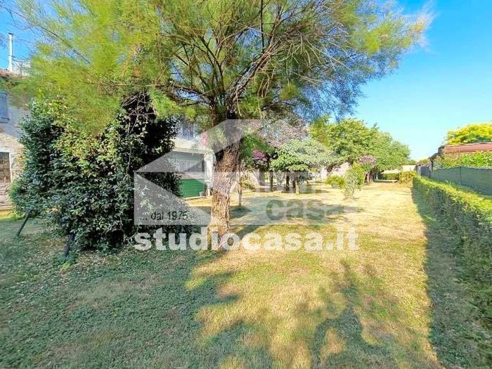 Casa con 5 locali in vendita in Cella Dati