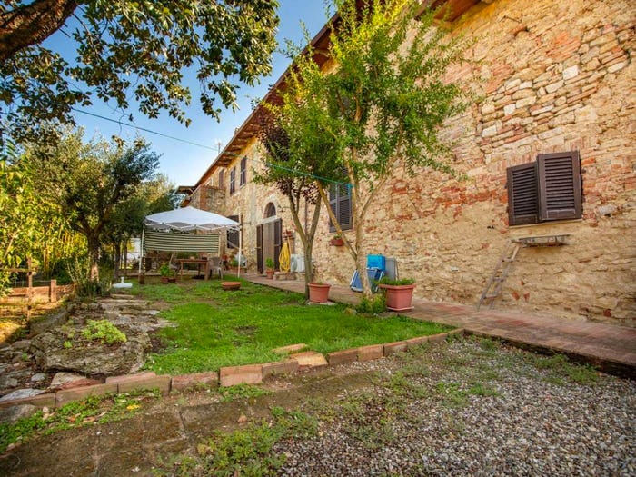 Appartamento con 5 locali in vendita in Via Martiri della Libertà, Centro, Asciano