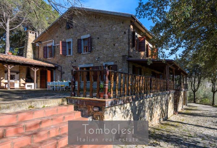Casa con 6 locali in vendita in Località Mezzanotte, Pergola