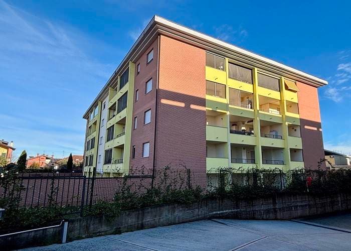 Appartamento trilocale in vendita in Via Guglielmo Marconi, Pregnana Milanese