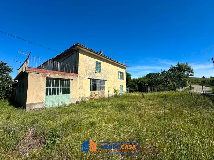 Casa con 5 locali in vendita in Via Case Sparse, Castelletto Molina