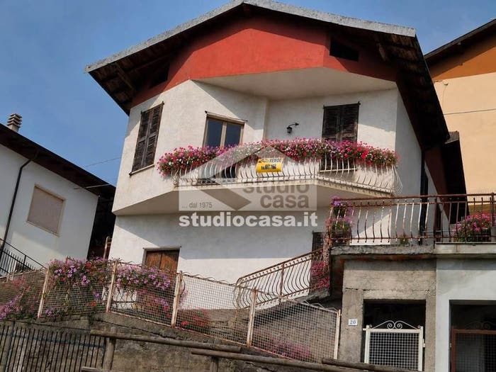Casa con 6 locali in vendita in Ceratello, Costa Volpino