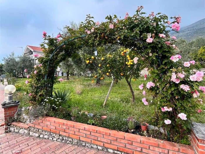 Casa con 6 locali in vendita in Formia
