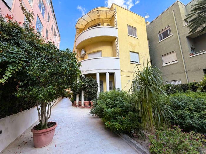 Appartamento trilocale in vendita in via Catalani, San Benedetto, Cagliari