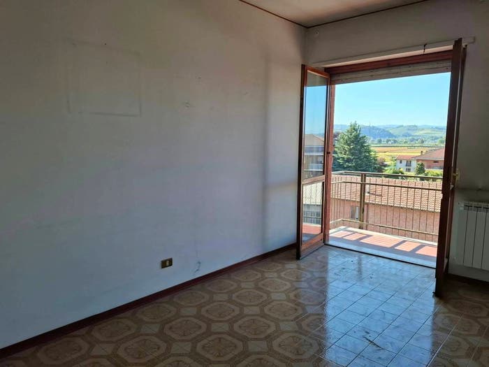 Appartamento quadrilocale in vendita in Via Neive, Baraccone, Castagnito