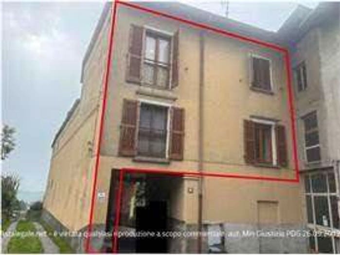 Appartamento quadrilocale in vendita in Via Manzoni, Albavilla