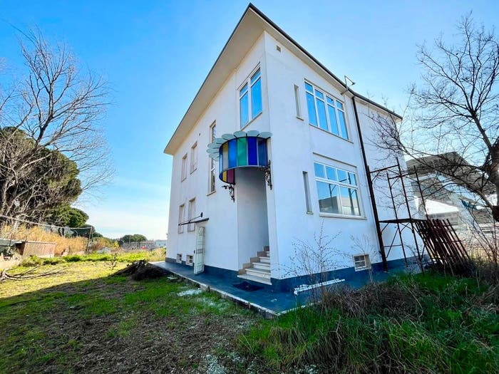 Casa con 6 locali in vendita in Via Aurelia Ovest, Zona Industriale, Massa