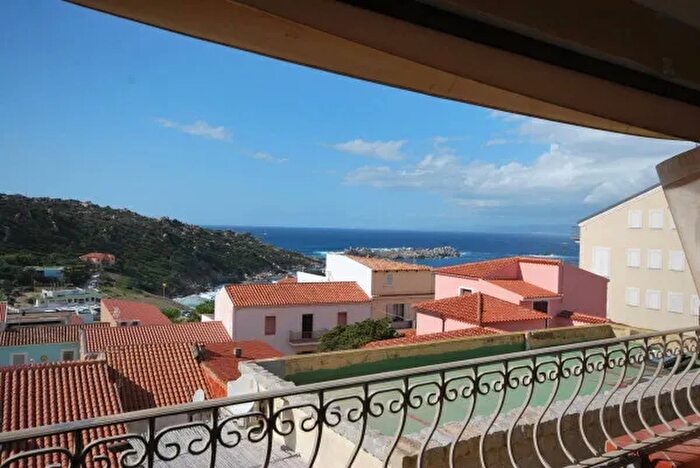 Appartamento trilocale in vendita in Piazza Libertà, Santa Teresa Gallura
