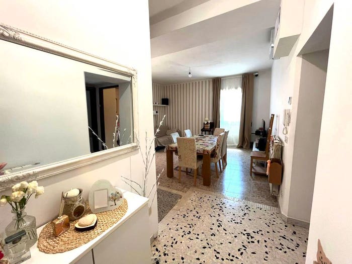 Appartamento trilocale in vendita in Via Leonardo da Vinci, Semicentro, Aprilia
