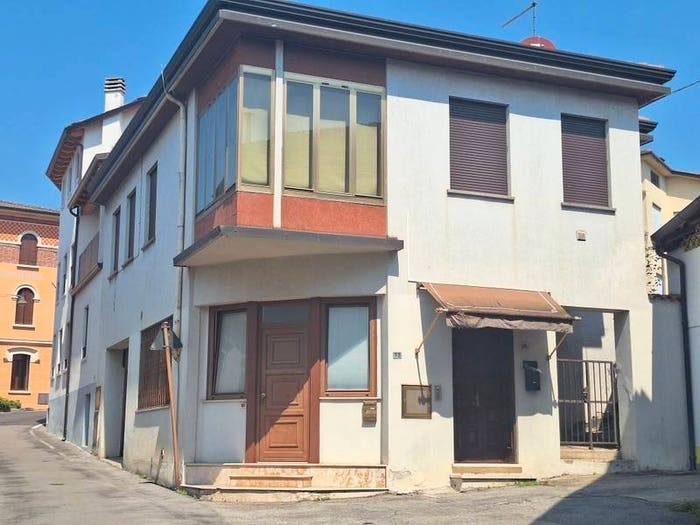 Casa quadrilocale in vendita in Via Neri Bergamino, Centro, Cornedo Vicentino