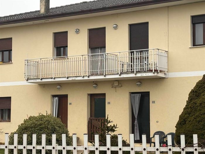 Casa con 6 locali in vendita in Baruchella, Giacciano con Baruchella