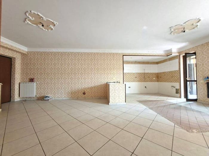 Appartamento quadrilocale in vendita in Via Dottor Angelo del Prete, Orta di Atella